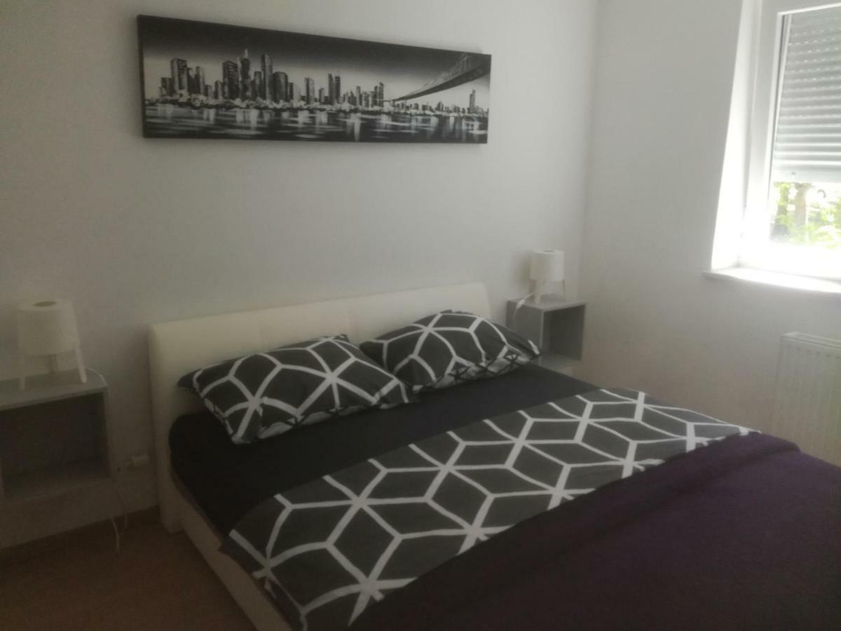 Hotel Soba U Centru Pula Exteriér fotografie